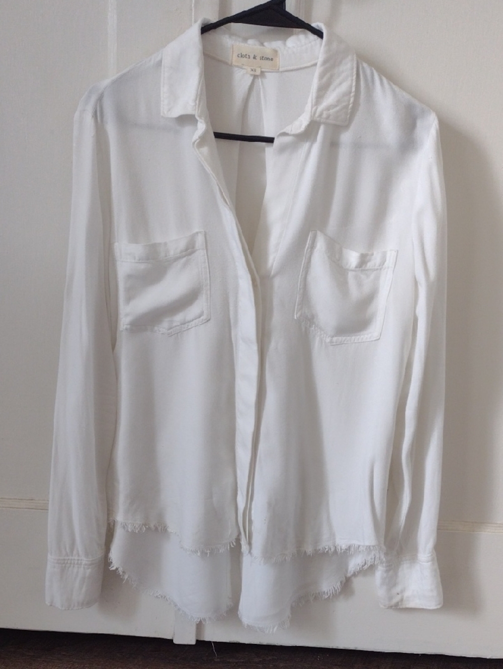 Anthropologie Cloth & Stone White Frayed-Hem Button-Front Shirt